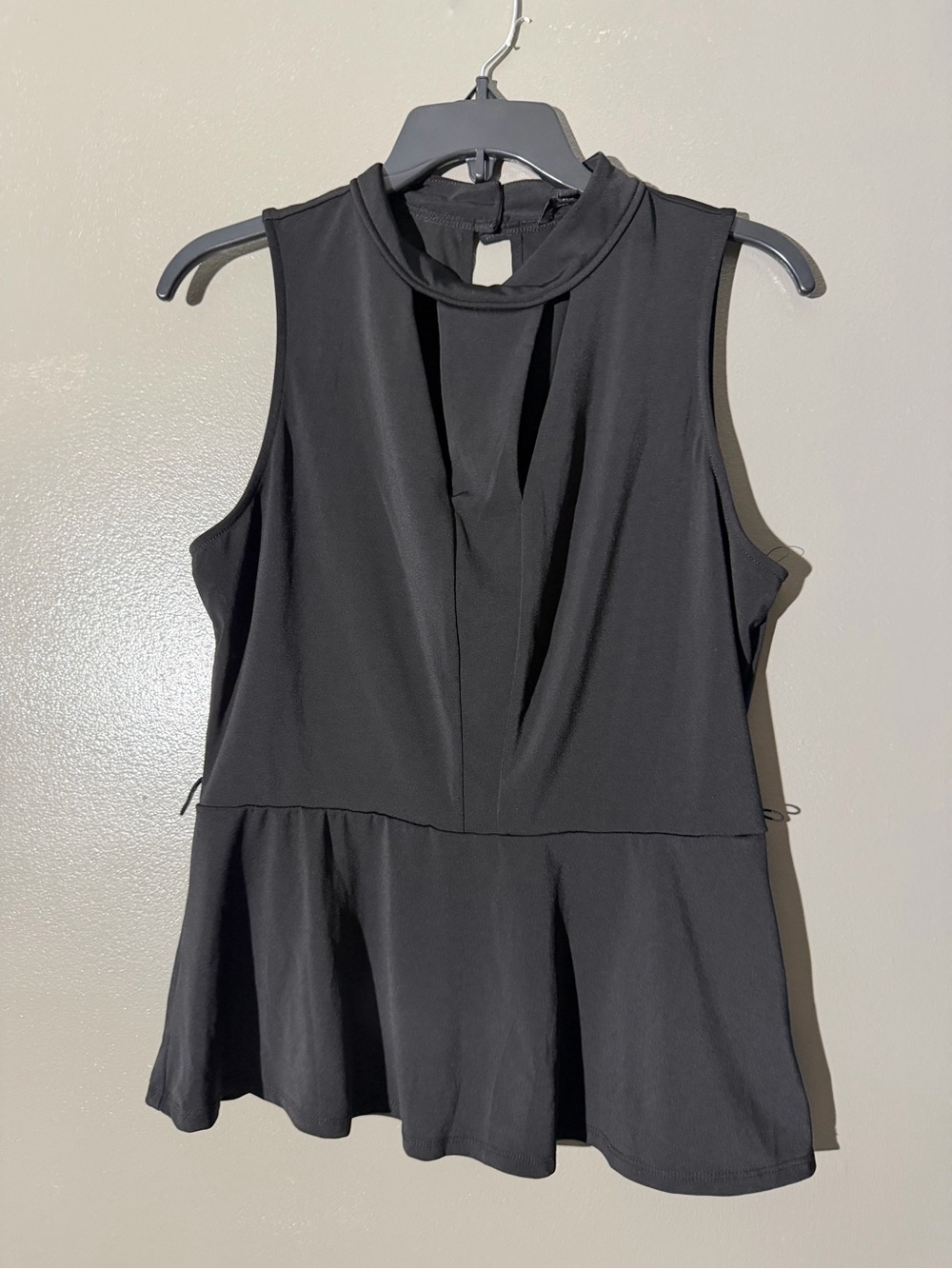 Guess Black Sleeveless Peplum Mockneck Camisole
